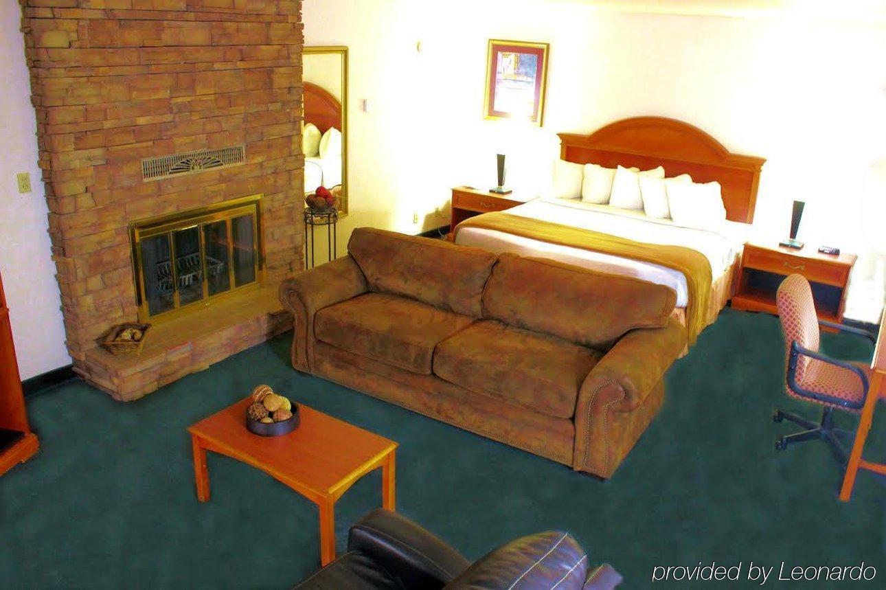 Red Arrow Inn & Suites, A Travelodge By Wyndham Montrose Εξωτερικό φωτογραφία