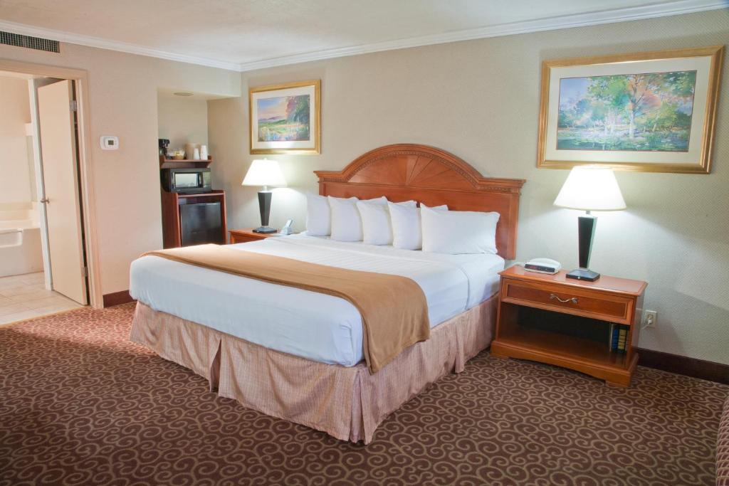 Red Arrow Inn & Suites, A Travelodge By Wyndham Montrose Δωμάτιο φωτογραφία