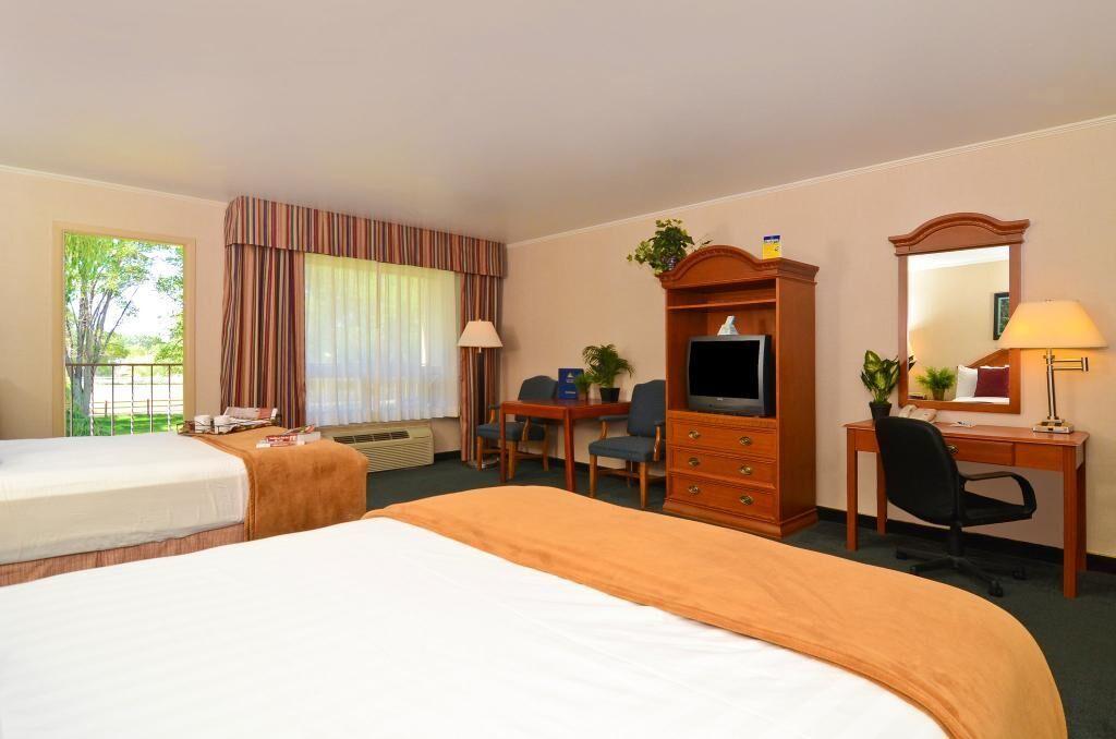 Red Arrow Inn & Suites, A Travelodge By Wyndham Montrose Εξωτερικό φωτογραφία